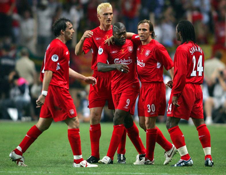 Finale Supercoppa europea 2005, il Liverpool di Gerrard conquistare il titolo battendo il Cska per 3-1 (Afp)